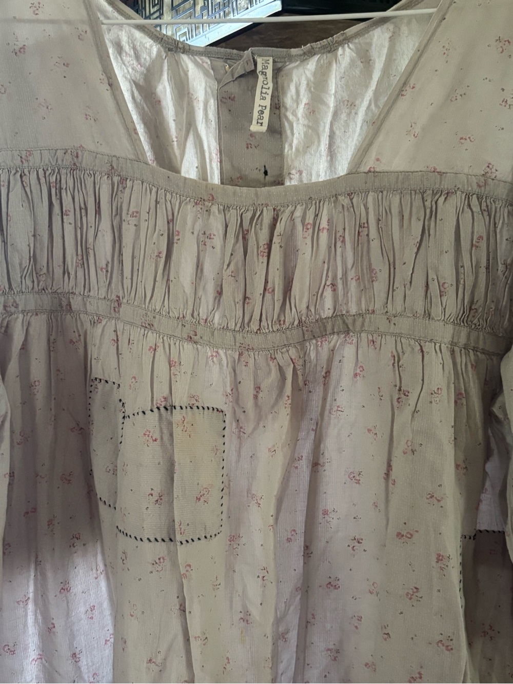 Magnolia Pearl light grey and pink floral blouse - Picture 4 of 6